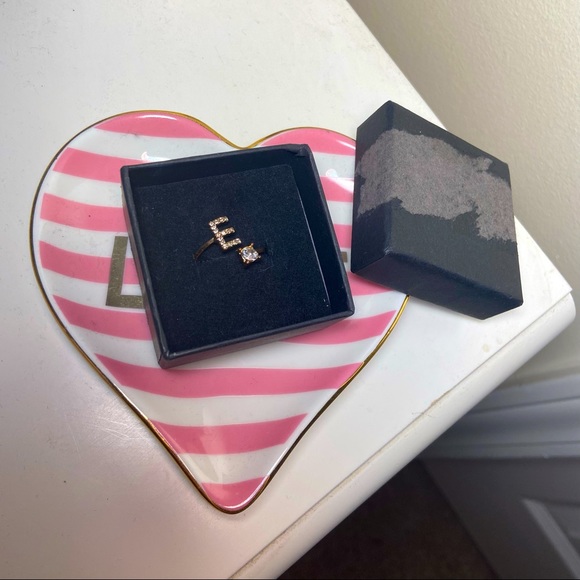 “E” Initial Promise Ring - Picture 2 of 2